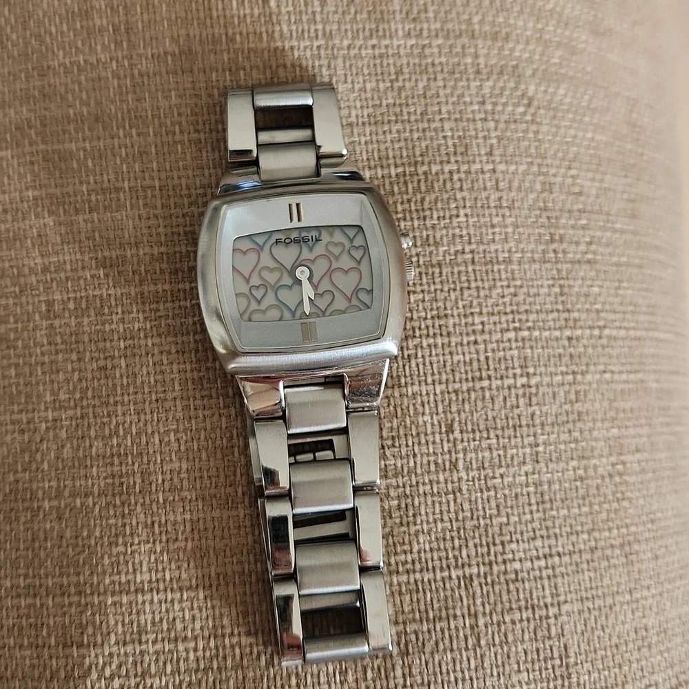 Fossil Big Tic Silver Watch with Heart Design - Picture 3 of 8